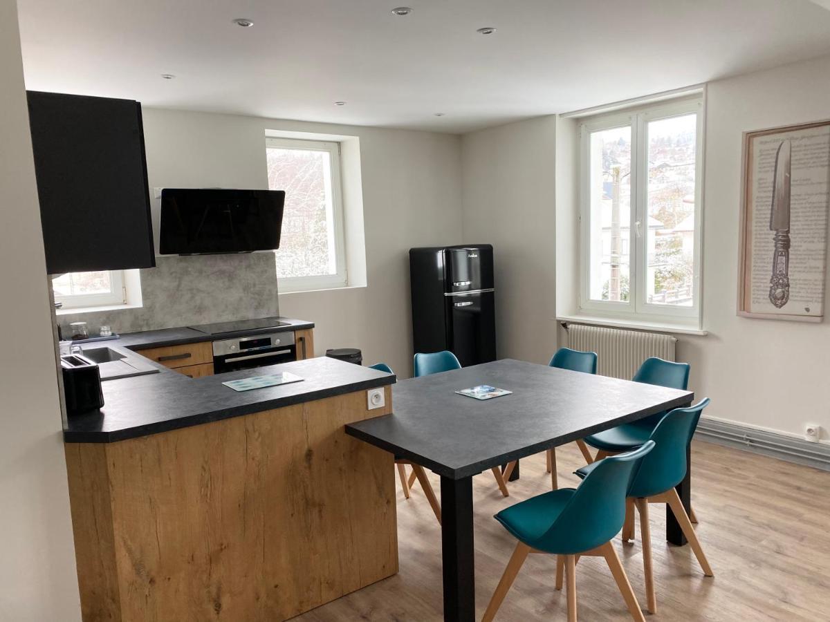 Les 4 Flocons, Avec Piscine Exterieure Chauffee A 100m Du Et Du Centre , Wifi, Parking, Sauna Apartment