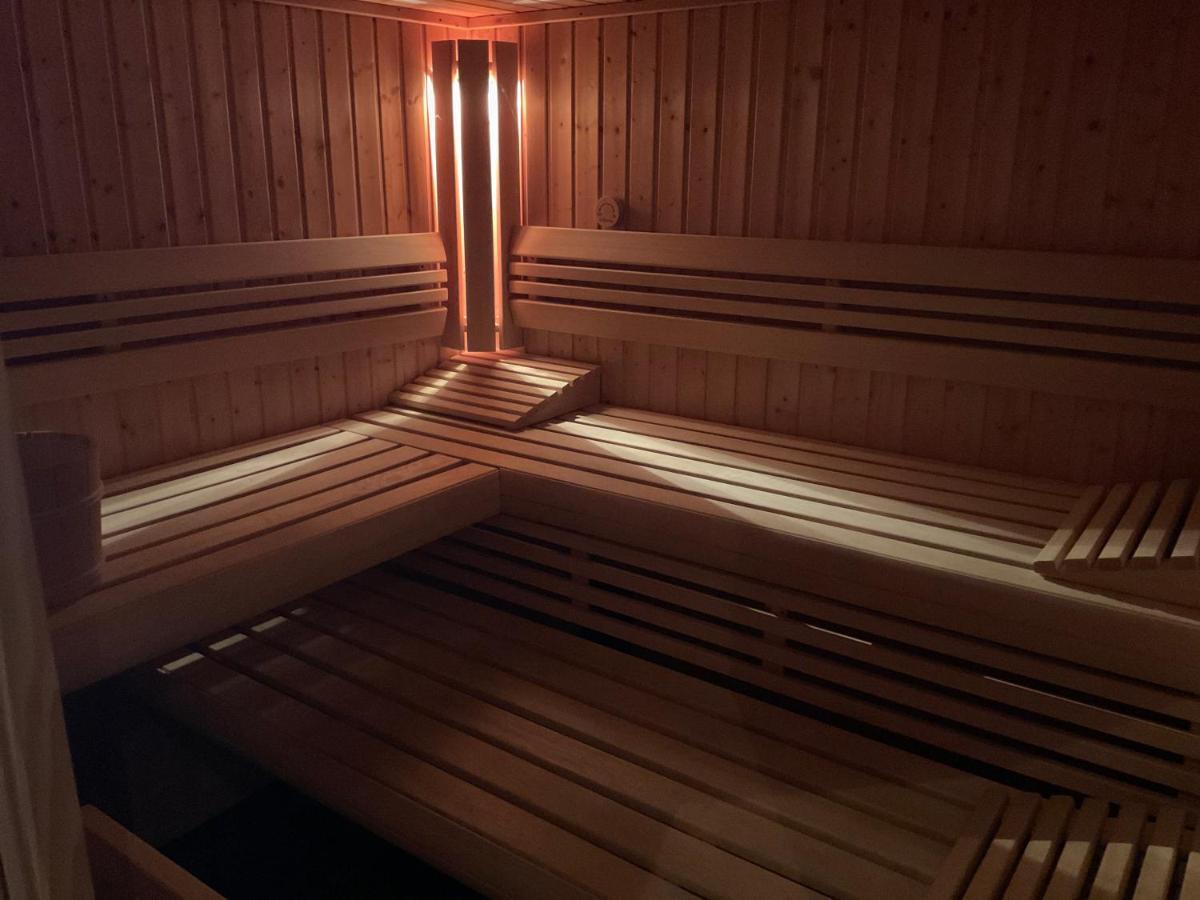 Apartment Les 4 Flocons, Avec Piscine Exterieure Chauffee A 100m Du Et Du Centre , Wifi, Parking, Sauna